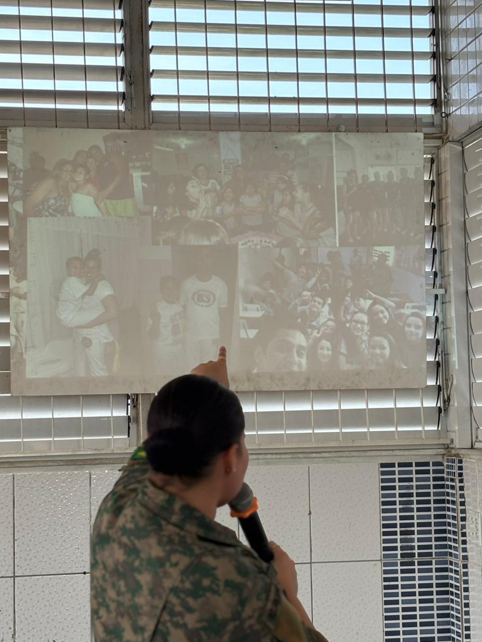 Ex-aluna do Colégio Penha Gabriel compartilha experiências sobre disciplina, dedicação e carreira militar com estudantes